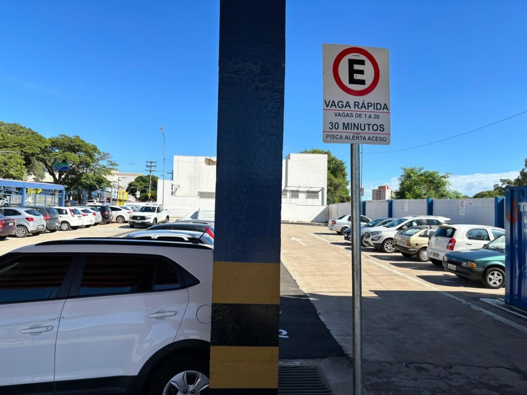 Prefeitura de Americana implanta vagas rápidas no estacionamento ao lado do Mercadão