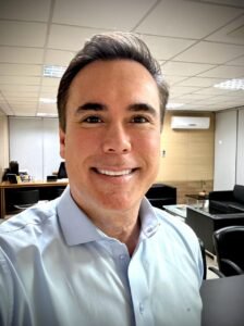 Denis Andia viaja ao Japão em missão do governo Lula, mas assessoria não esclarece gastos da viagem