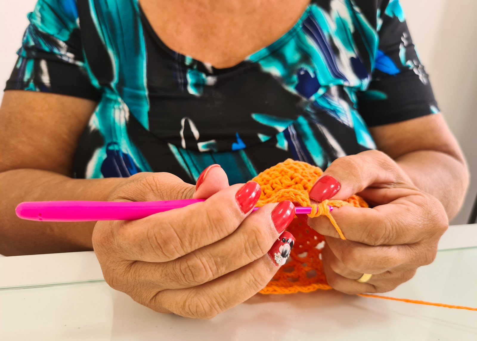 O objetivo é promover o aprendizado das técnicas de artesanato, estimulando a Economia Criativa e expressão cultural