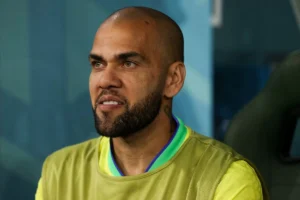 A defesa de Daniel Alves anunciou que pretende recorrer da decisão