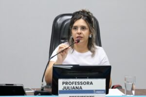 Após oito meses de análise, o processo envolvendo denúncia de uso partidário do gabinete contra a vereadora Professora Juliana (PT) foi concluído pela Comissão de Ética da Câmara de Americana