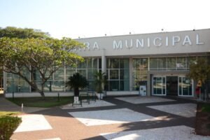 Vice-presidente publicou decreto legislativo suspendendo trabalhos e decretando luto de 3 dias.