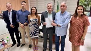 Acordo foi assinado na sexta-feira pelo prefeito Chico Sardelli e representantes da Receita.