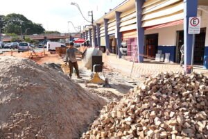 Centro de compras passa por revitalização.