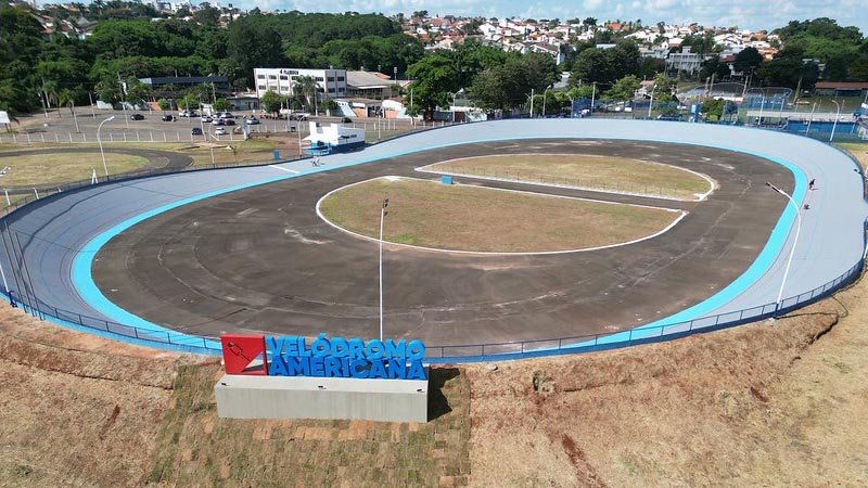 Velódromo municipal foi entregue nesta sexta-feira pelo prefeito chico Sardelli.