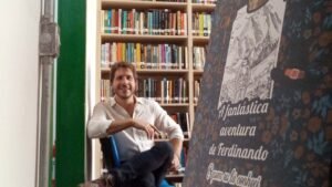 Em entrevista ao JA, Menegatto revelou os bastidores da obra que mescla elementos de conto de fadas com uma jornada de autoconhecimento.