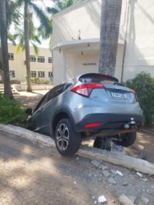 Mãe e filha adolescente são atropeladas em Nova Odessa e sofrem ferimentos leves