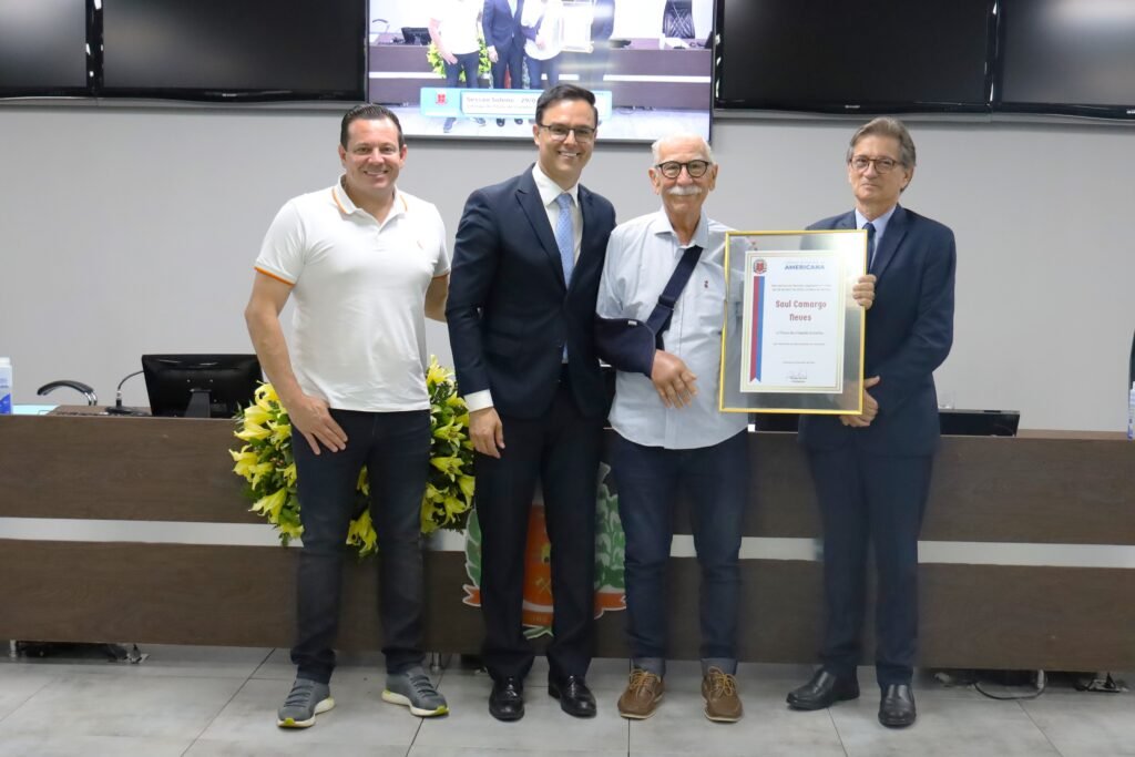 A homenagem foi motivada por projeto de decreto legislativo de autoria do presidente da Câmara, vereador Thiago Brochi (PL).