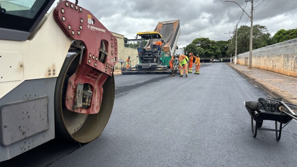 Americana vai recapear mais 78 vias e pavimentar nove ruas