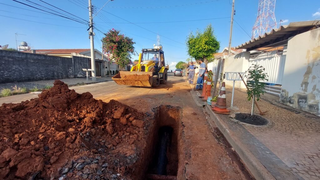 DAE começa a instalar nova subadutora entre os reservatórios do São Roque e do Parque Gramado