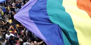Dia do Orgulho LGBTQIA+ país tem longa história de luta por direitos