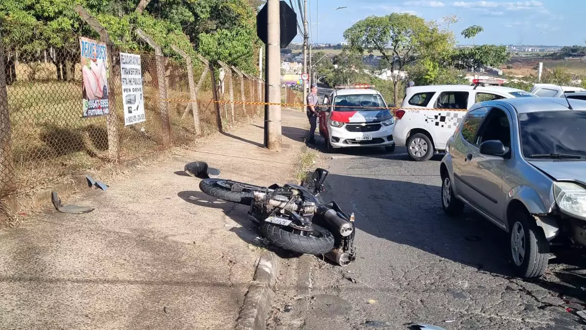 O acidente ocorreu na avenida Unitika, no Jardim Boer, em Americana, por volta das 13h.