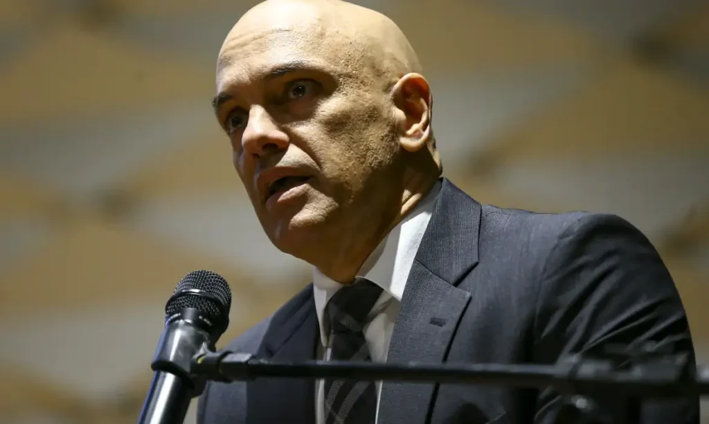 Senadores e deputados articulam superpedido de impeachment contra Alexandre de Moraes