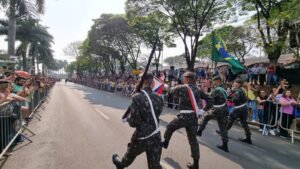 O desfile de 2024 reuniu 34 grupos, incluindo 2.500 pessoas, cinco fanfarras e bandas, 90 automóveis, duas ambulâncias, 36 motocicletas, e 115 bicicletas e triciclos.