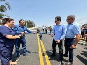 A obra, que representa um investimento total de R$ 29 milhões, gerou 120 empregos diretos e indiretos durante sua execução. Com uma extensão de 120 metros no viaduto principal, somados aos 240 metros dos aterros, totalizando aproximadamente 360 metros de estrutura,.