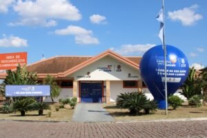 Caminhoneiros receberão orientações no Programa Caminhos para a Saúde na rodovia dos Bandeirantes.