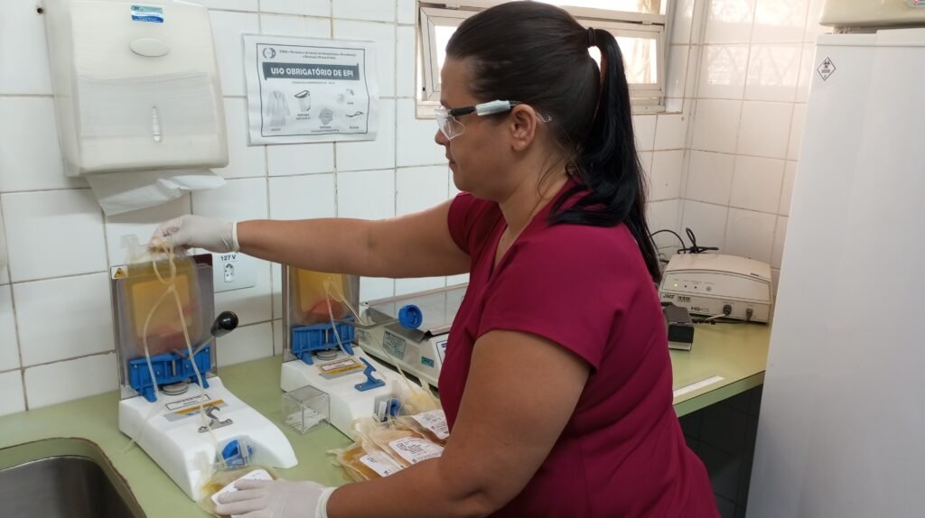 O Banco de Sangue funciona de segunda a sexta-feira, das 7h30 às 13h. A unidade está localizada na Avenida da Saúde, nº 415 - Jardim Nossa Senhora de Fátima.