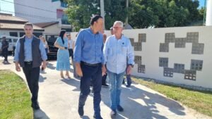 Prefeito Chico entrega Residencial Vida Longa para idosos ao lado do vice-governador