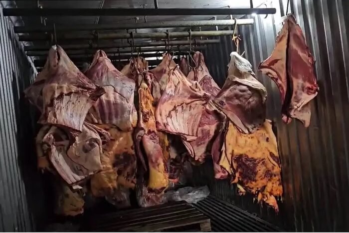 Carne submersa em lama na enchente do Rio Grande do Sul era vendida como nobre