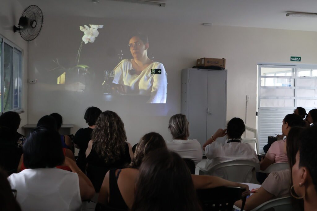 Equipe de Saúde de Americana assiste documentário contemplado pela Lei Paulo Gustavo