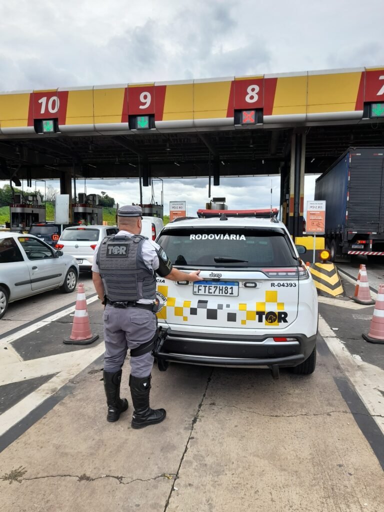 Mulher escapa de sequestro em corrida de aplicativo na Bandeirantes puxando o freio de mão