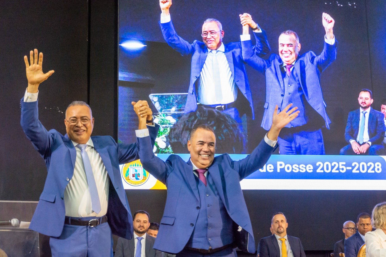 Zezé Gomes e Cafu César são empossados prefeito e vice-prefeito de Hortolândia