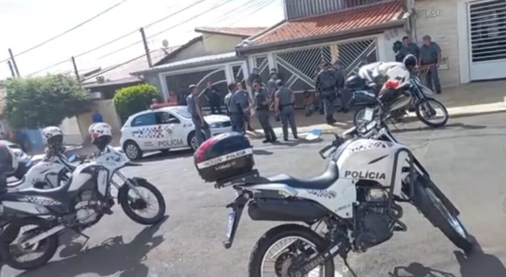 Dupla é flagrada furtando residência e se esconde em telhados, mas acaba presa pela PM em Americana