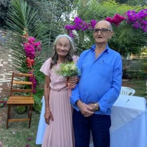 Amor na terceira idade casal se conhece em condomínio de idosos e decide se casar aos 92 e 78 anos em Goiás