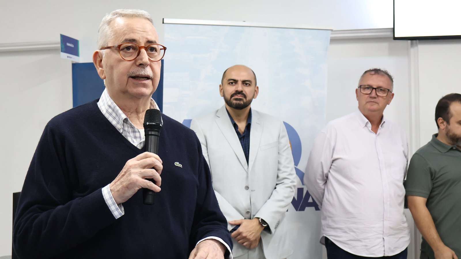 Prefeito Chico entrega revitalização da UBS São Domingos