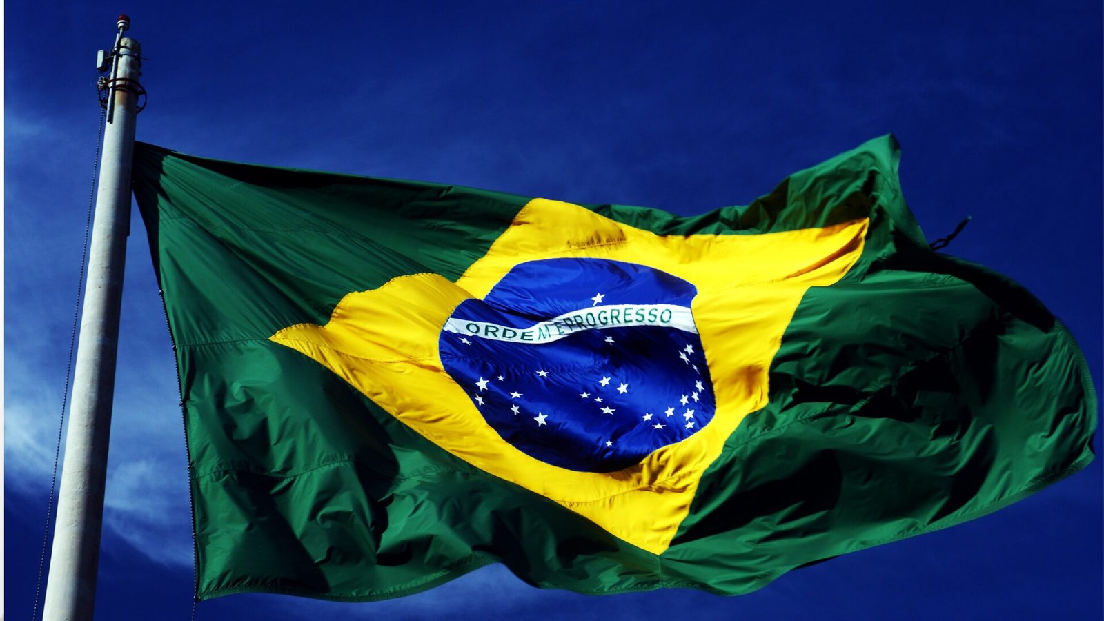 Americana celebra 7 de Setembro com desfile cívico na Avenida Brasil