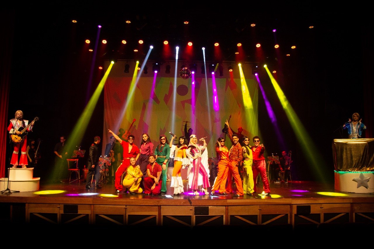 ABBA Experience chega neste sábado ao Teatro Municipal Lulu Benencase, em Americana
