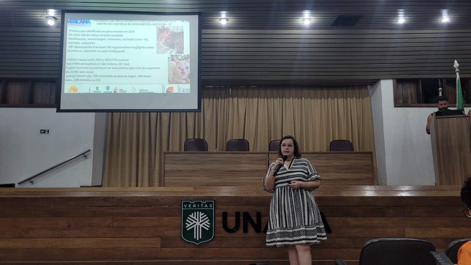 Americana apresenta experiência pioneira no tratamento de doença em gatos durante conferência internacional