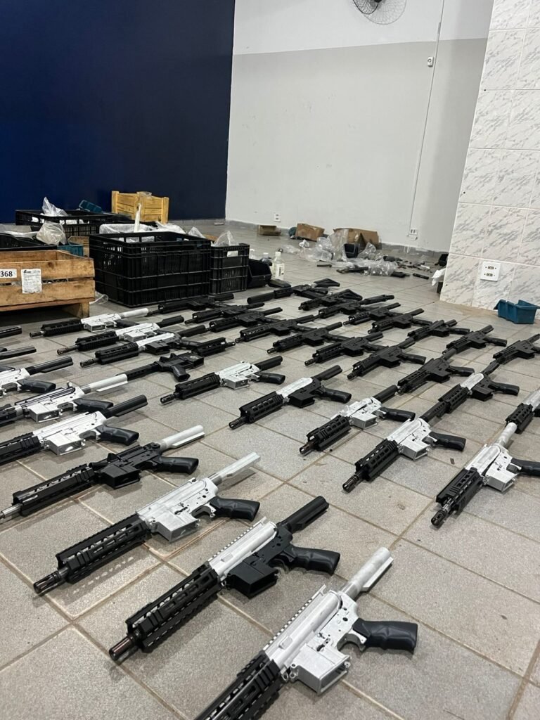 Polícias Militar e Federal desmantelam fábrica de armas clandestina em Americana