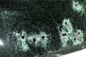 Menina de 6 anos é morta após carro da família ser confundido em tiroteio
