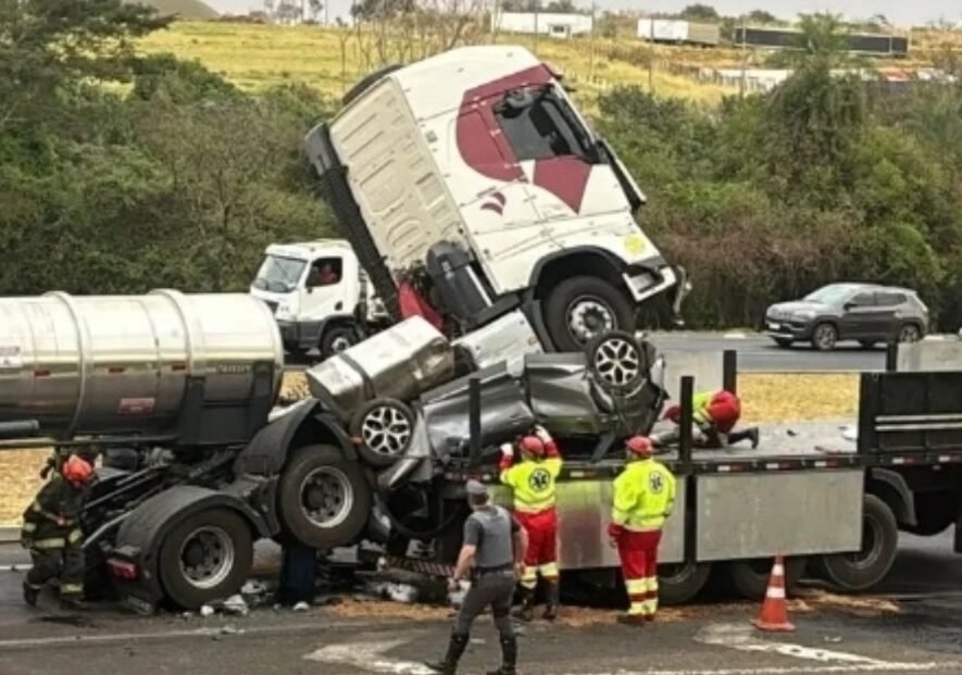 Advogado morre esmagado em acidente com carreta no interior de São Paulo