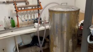 Polícia Civil realiza operação contra falsificação de bebidas em Americana