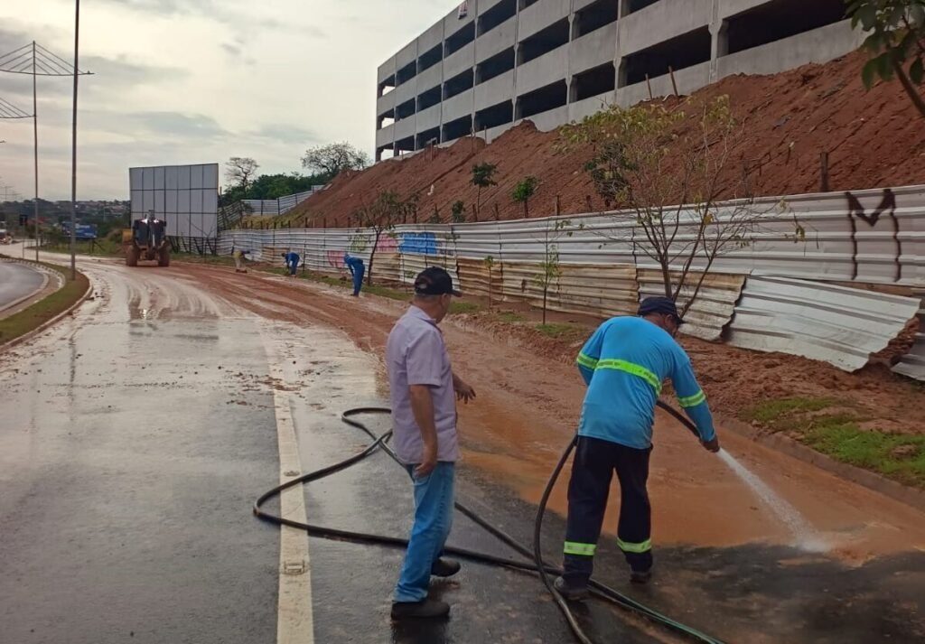Hortolândia executa limpeza e manutenção de vias e equipamentos públicos danificados pela chuva