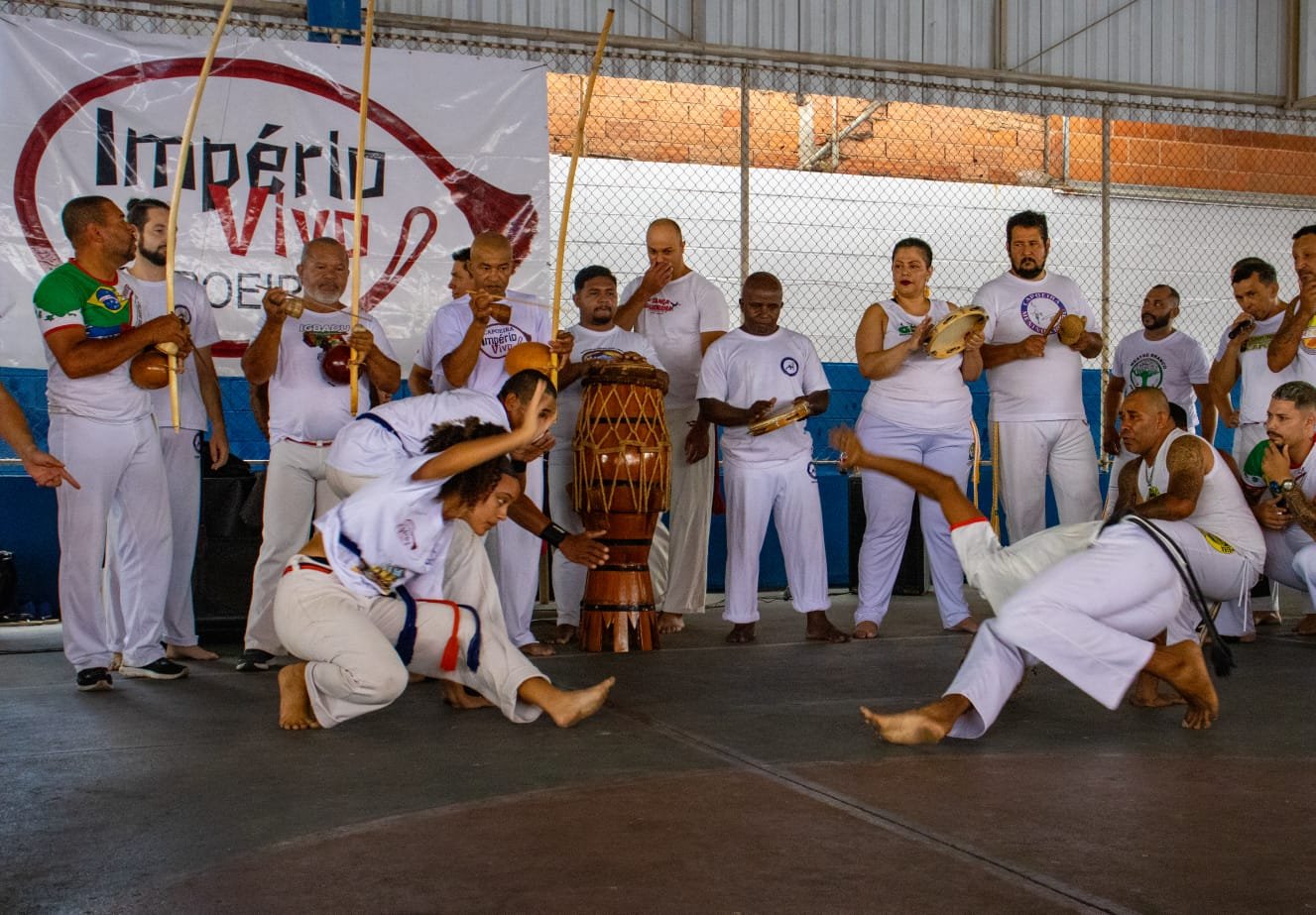 Projeto de capoeira em Americana dá visibilidade a aluna para competição no Rio de Janeiro