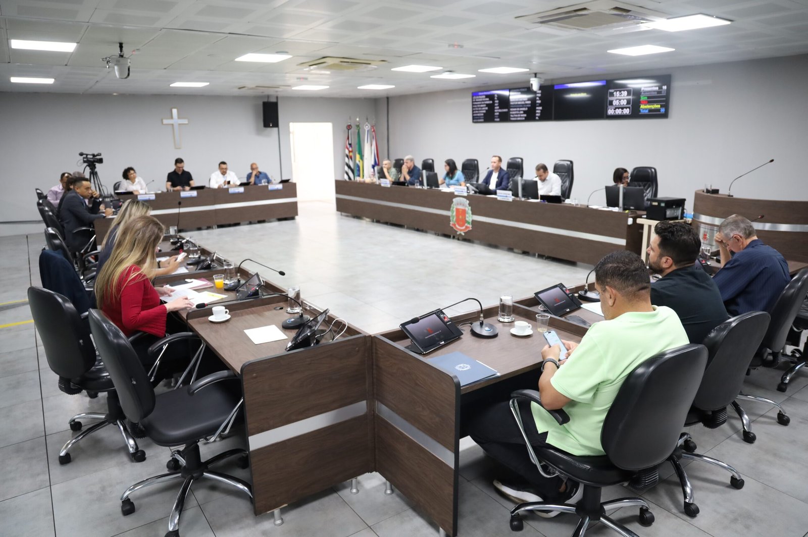 Vereadores aprovam 44 proposituras e alteração na lei orgânica em sessões desta terça-feira
