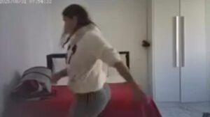 Mãe é flagrada agredindo filha de dois anos por câmeras escondidas