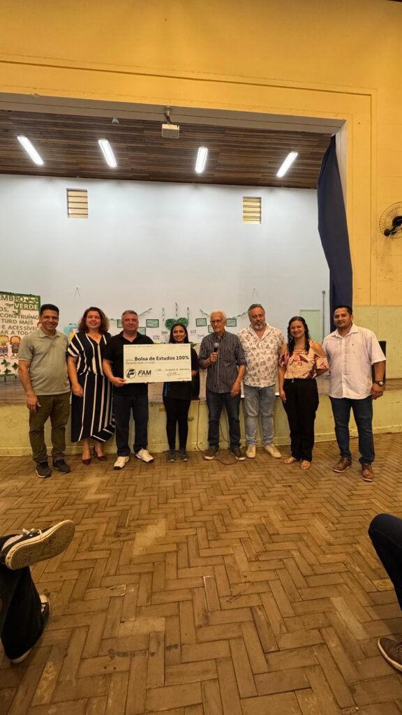 FAM concede bolsas integrais a vencedoras do Salão Internacional do Humor de Americana