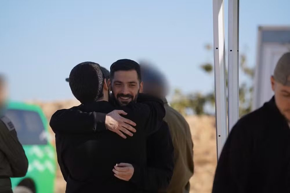 Hamas liberta últimos 20 reféns vivos após dois anos de cativeiro