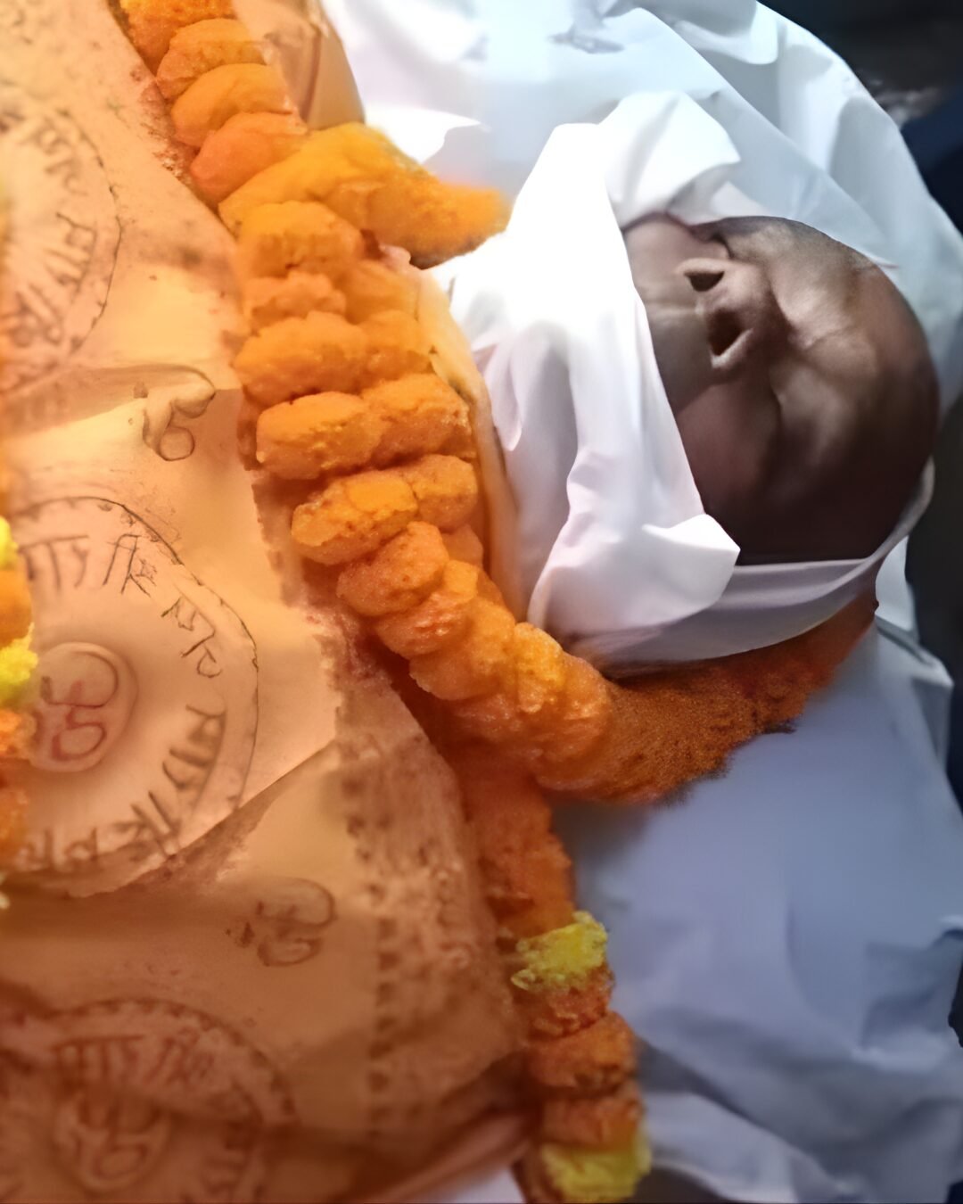 Homem de 74 anos finge a própria morte para descobrir quem compareceria ao enterro