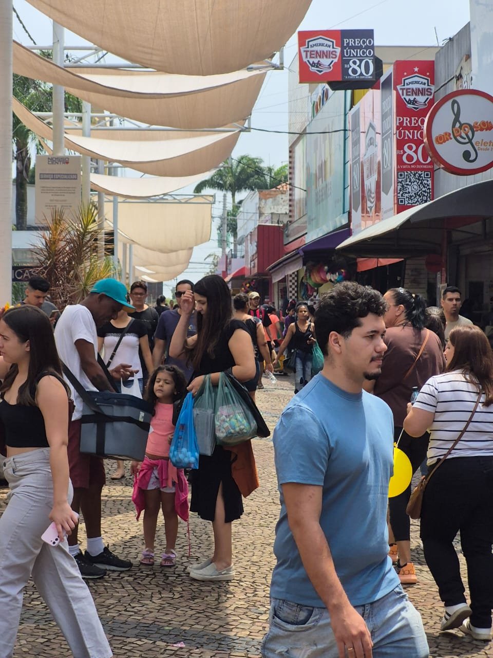 Comércio de Americana abre nos feriados dos dias 15 e 20