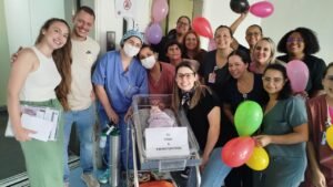 História da pequena Helena simboliza a força das famílias e das equipes no cuidado aos prematuros