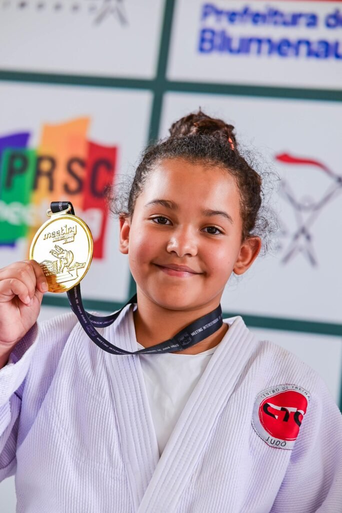 Judô de Americana conquista medalha de ouro em competição interestadual