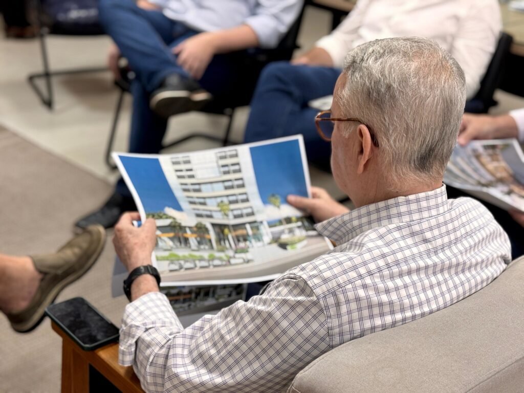 Projeto de novo centro médico em Americana é apresentado ao prefeito Chico Sardelli