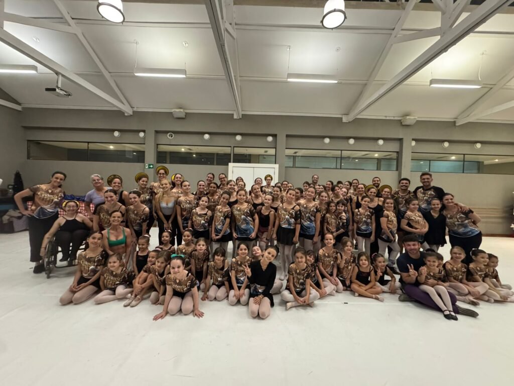 Teatro Municipal de Americana recebe espetáculo de dança “Cinderela” neste fim de semana