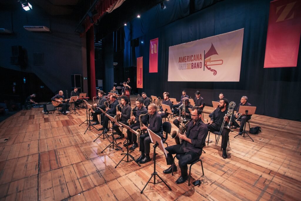 Americana Jazz Big Band é a atração desta quinta do “EnCantos e Luzes de Natal 2025”