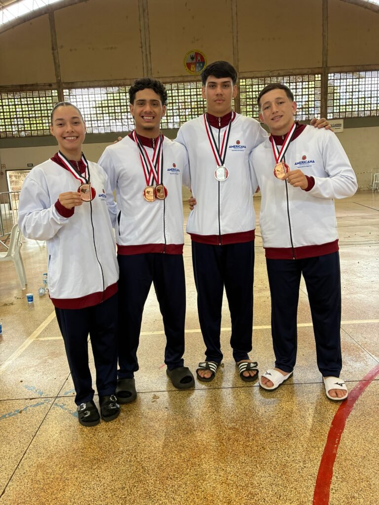 Americana conquista pódios no wrestling e mantém bom desempenho